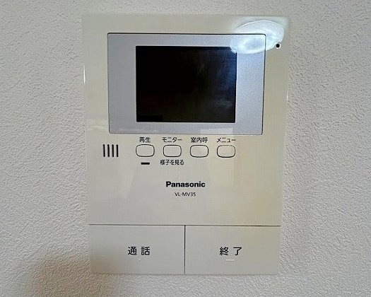 北大樋町の設備|来訪者を画面で確認できるTVモニター付インターホン完備。安心・安全な暮らしをサポートする設備です。