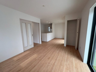 【居間・リビング】 | 立川市栄町2丁目　新築戸建　【全2棟】