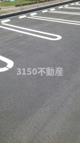 プリートⅡの駐車場|車をお持ちの方に嬉しい駐車場付きの物件です