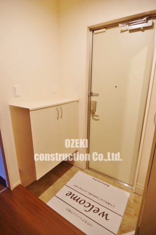 ロイジェントパークスレイクタウンNの玄関