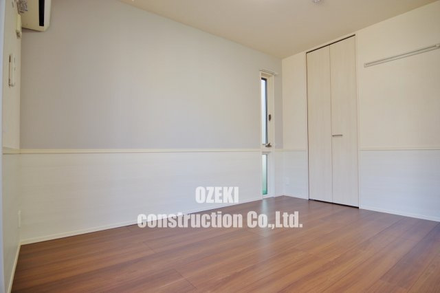 ロイジェントパークスレイクタウンNの洋室