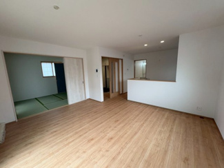 【居間・リビング】 | 立川市栄町2丁目　新築戸建　【全2棟】