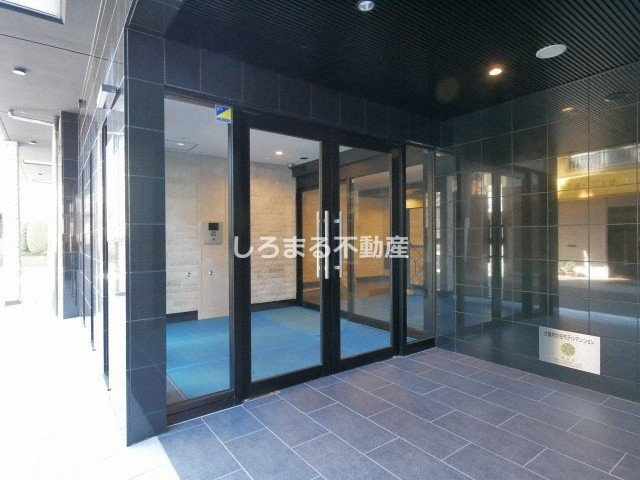 アドバンス大阪フェリシアのエントランス