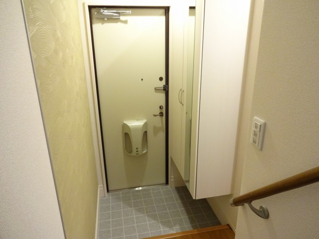 和　弐番館の玄関
