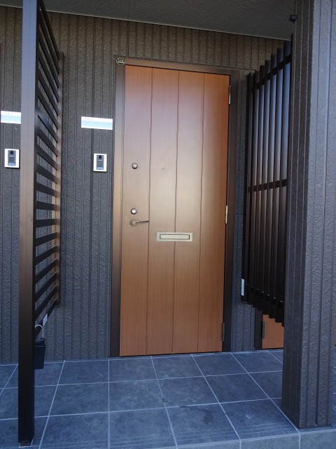 和　弐番館の玄関