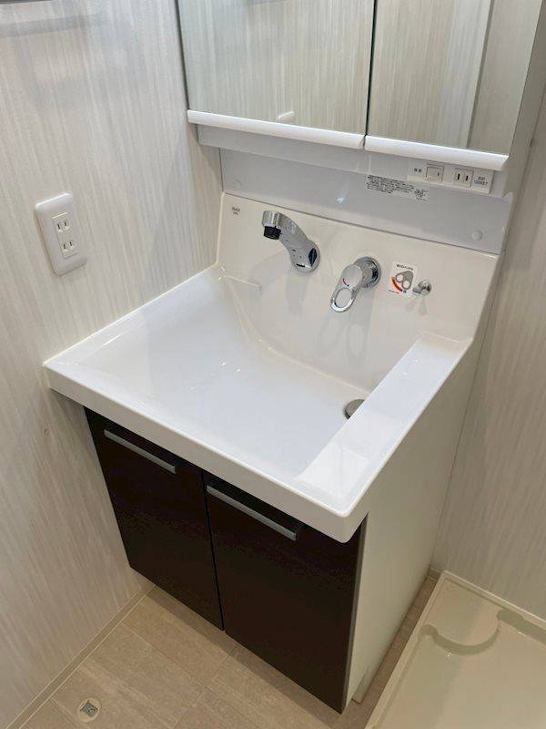 メイクスデザイン東十条の洗面所