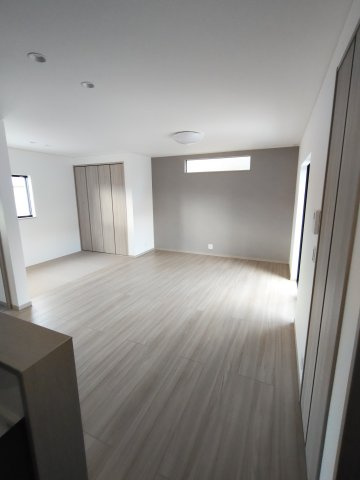 坂井市丸岡町今福　新築戸建Aの居間・リビング