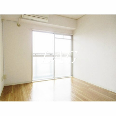 【居間・リビング】 | カーサ中野本町 | 洋室のお部屋です。