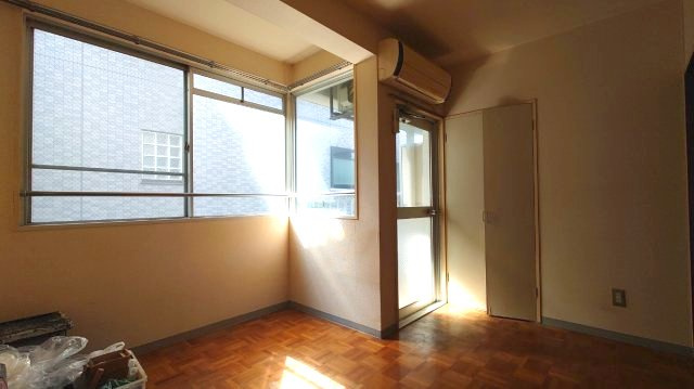 【居間・リビング】