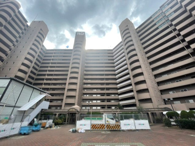 【外観】 | メゾンドール堺 | 収納有りますので、収納場所に困らず綺麗な室内をたもてますね♪