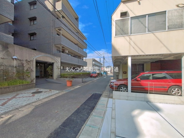 KEIAI GRACE鳴海町5期の前面道路含む現地写真