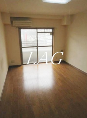 【居間・リビング】 | 櫻テラス | 洋室のお部屋です。