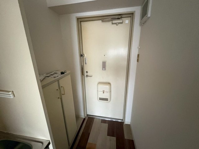 サニーマンションの玄関