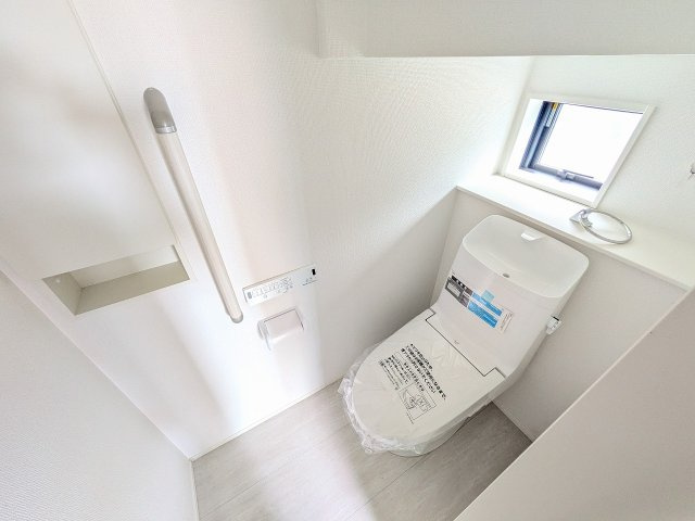 八王子市　弐分方町　新築一戸建て　５期のトイレ|～暖房温水洗浄機能付きトイレ　冬場は特に嬉しい機能ですね～