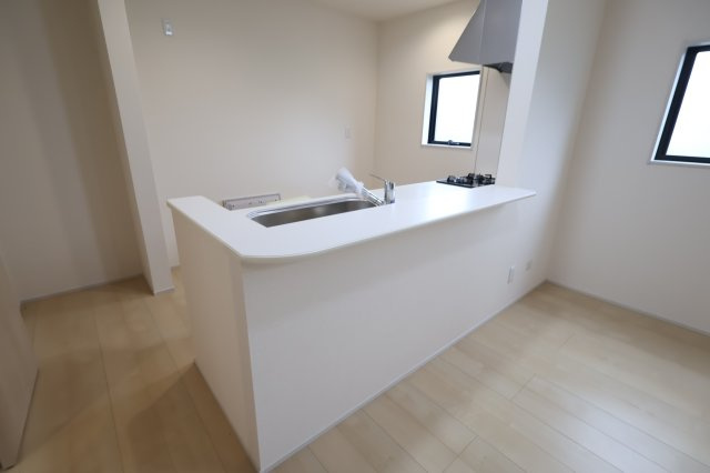 《仲介手数料無料》川越市上野田町13-26新築一戸建てリーブルガーデンのキッチン