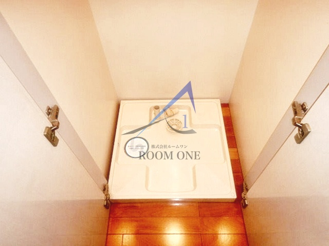 ヴィルラフィーネ東新宿の設備|洗濯機置き場です。