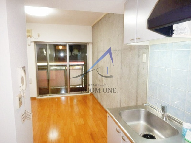 ヴィルラフィーネ東新宿の居間・リビング|洋室のお部屋です。