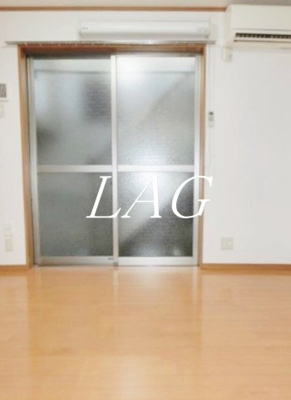【居間・リビング】 | ドエルサンコートⅡ | 洋室のお部屋です。