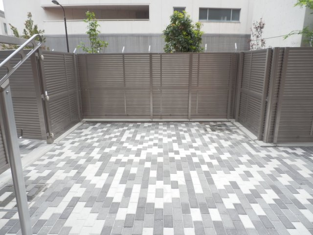 びゅうリエットグラン新宿戸山のバルコニー