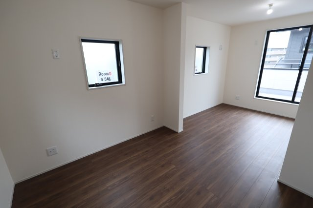 《仲介手数料無料》川越市上野田町13-26新築一戸建てリーブルガーデンの洋室|2階 4.5帖