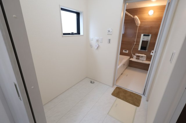 《仲介手数料無料》川越市上野田町13-26新築一戸建てリーブルガーデンのランドリースペース