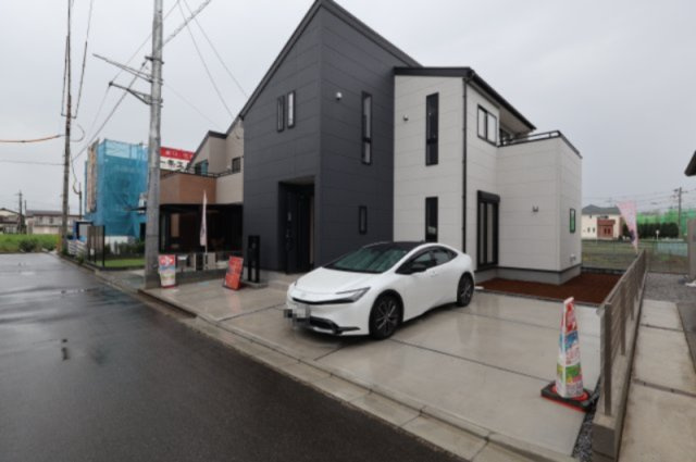 《仲介手数料無料》川越市上野田町13-26新築一戸建てリーブルガーデンの外観|撮影日 2026年7月5日 15:00 雨