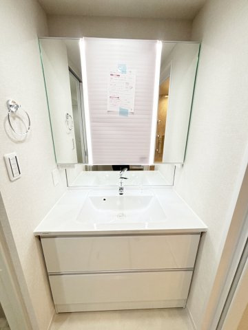 プレサンス神戸和田岬ステーションフロントの独立洗面台