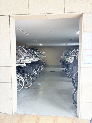 プレサンス神戸和田岬ステーションフロントの駐輪場