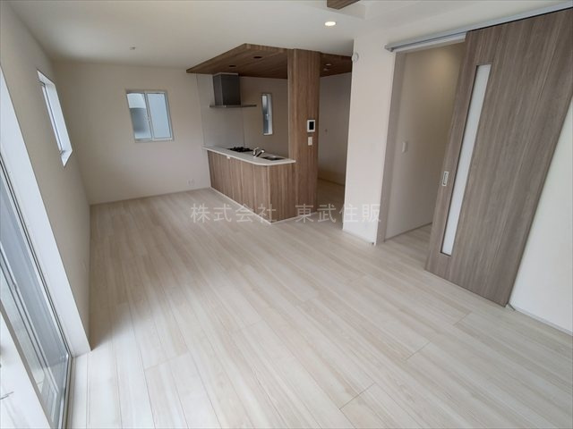 【居間・リビング】 | 川越市今福　全１棟 | こちらの居間で趣味の時間をお楽しみください