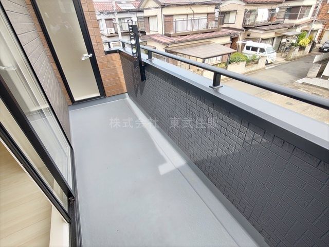 【バルコニー】 | 川越市今福　全１棟 | 開放的で明るい空間を演出してくれるバルコニーです
