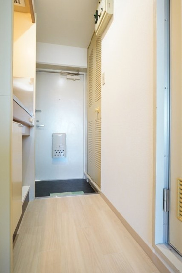 【玄関】 | ホーユウコンフォルト白楽　Ａ棟