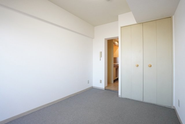 【洋室】 | ホーユウコンフォルト白楽　Ａ棟