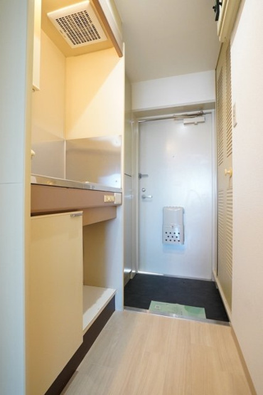 【玄関】 | ホーユウコンフォルト白楽　Ａ棟