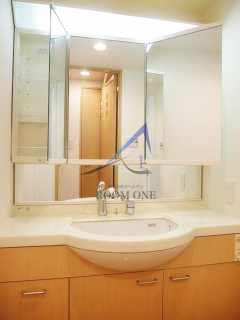 ルーブル鷺宮の洗面所|独立洗面台です。