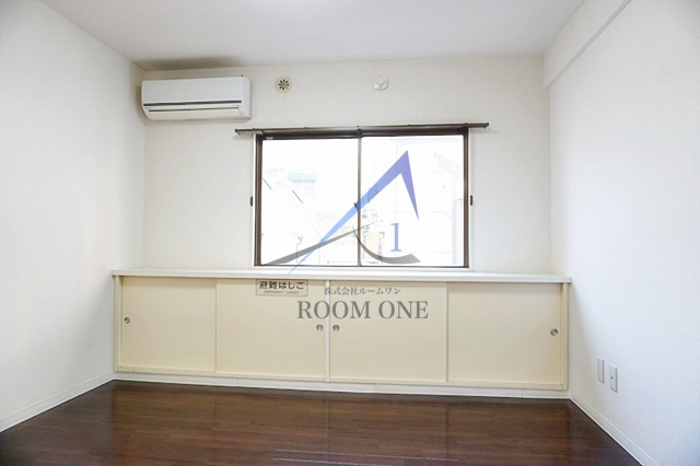 メゾン・ド・レクトゥールの居間・リビング|洋室のお部屋です。