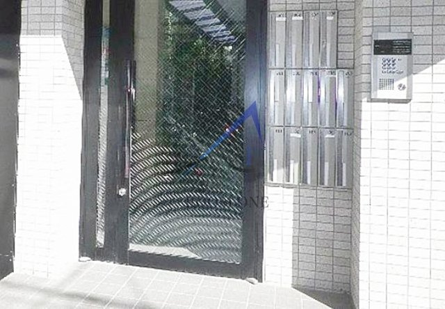 エレンシアのエントランス|エントランスです。