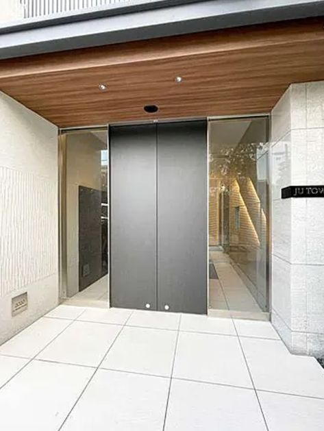 JU TOWER FRONT千石のエントランス
