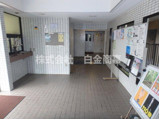 コスモ若葉ナチュールのエントランス