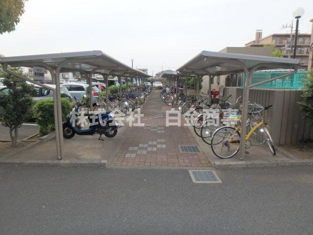 コスモ若葉ナチュールの駐輪場