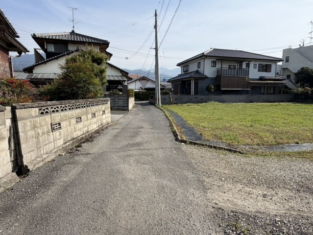 西条市大町1405-1　1406-1　土地の前面道路含む現地写真