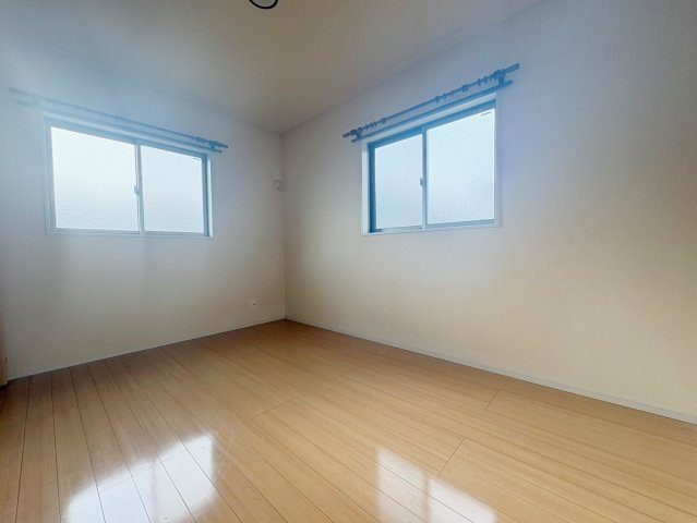 中古戸建・中古住宅　郡山市名倉　桜小学校・第三中学校の洋室|北側の6帖の洋室