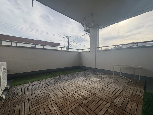 中古戸建・中古住宅　郡山市名倉　桜小学校・第三中学校のバルコニー|天候の急な変化にも柔軟に対応できる快適なインナーバルコニー！