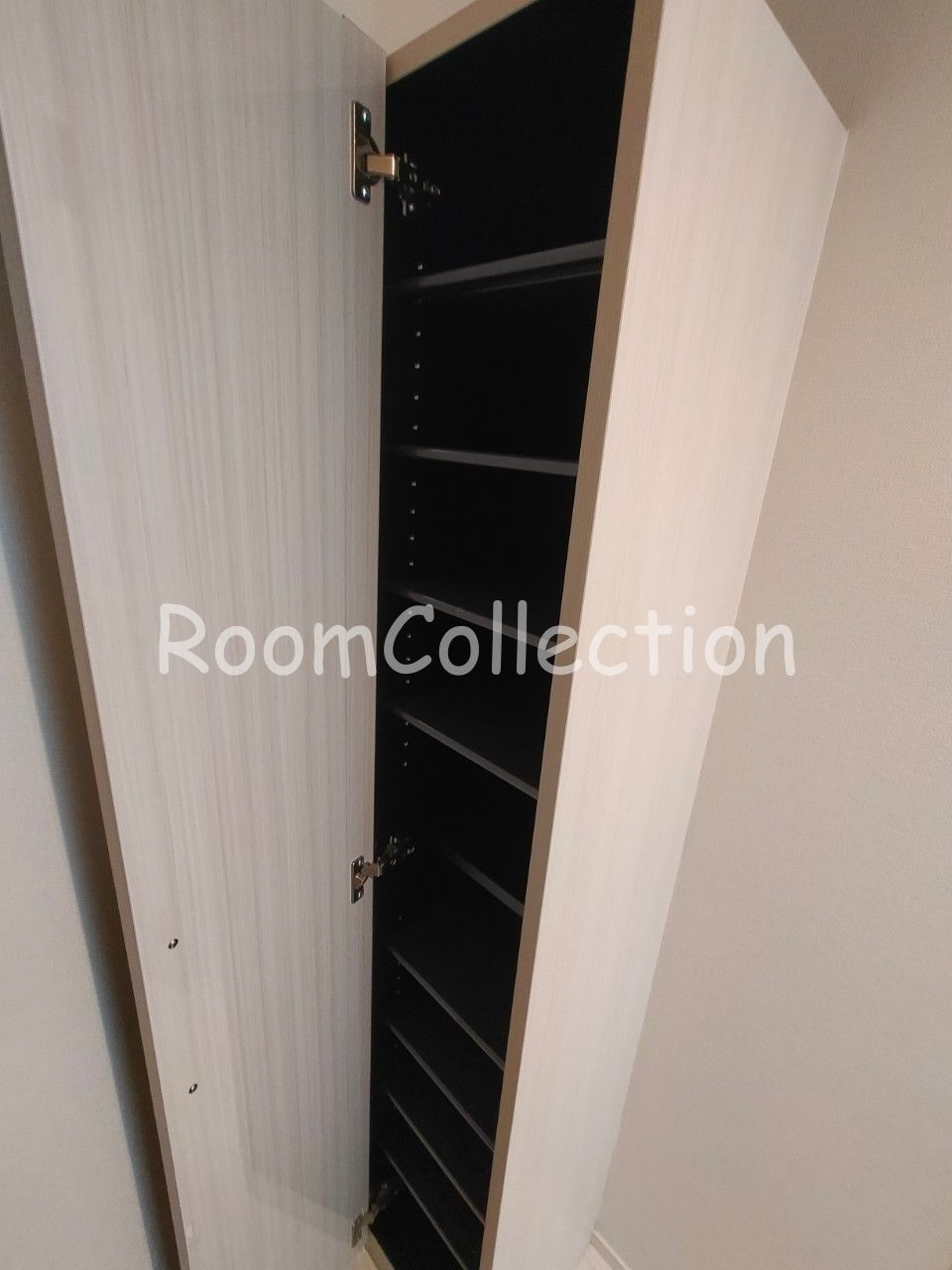 リベラルバードの玄関