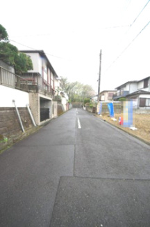 【前面道路含む現地写真】