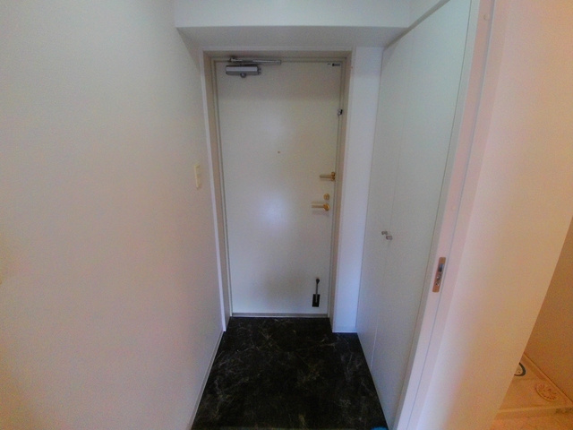 プライムライフ御影の玄関