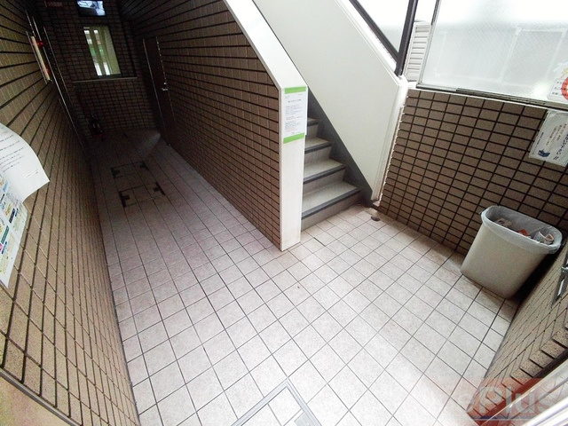 ミリオンベル本山のエントランス