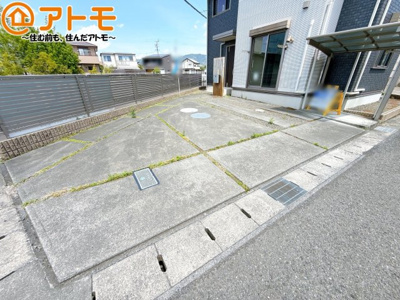 【駐車場】 | 焼津市五ヶ堀之内　中古戸建 | 3台の駐車スペースです♪