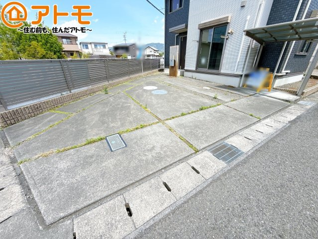 【駐車場】 | 焼津市五ヶ堀之内　中古戸建 | 3台の駐車スペースです♪