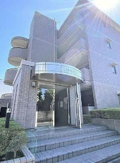 【外観】 | 鉄筋コンクリート造のがっちりとした建物。