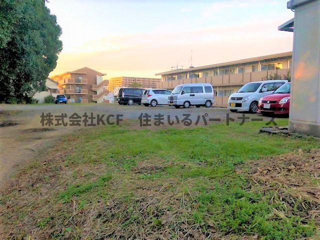エトランゼ宮本3の駐車場|駐車スペースもあります